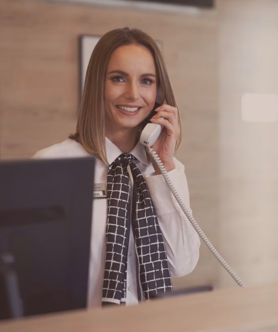 Venda e instalação de sistemas de comunicações e centrais telefónicas W4M em unidades hoteleiras